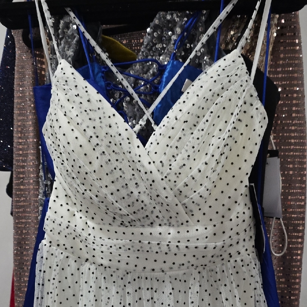 City Studio Cream Sleeveless Sweetheart Maxi Dress - Picture 3 of 5